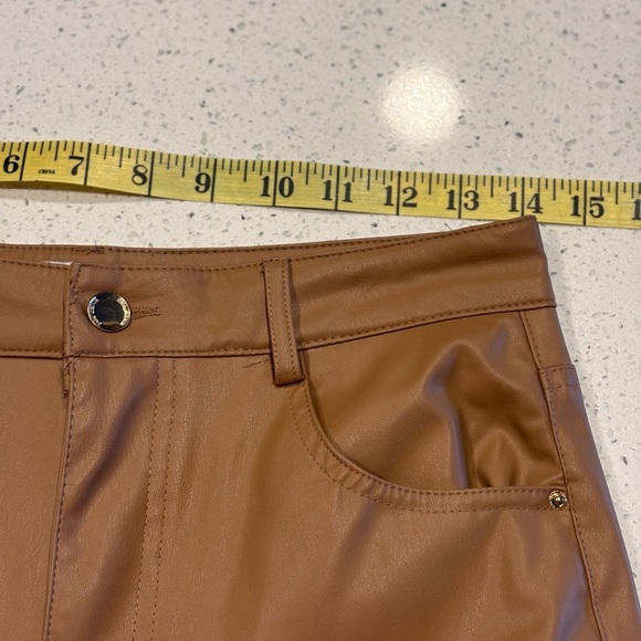 Zara Faux Leather Brown pants Size 6 Front zip and button. Front & back pockets - Picture 5 of 8